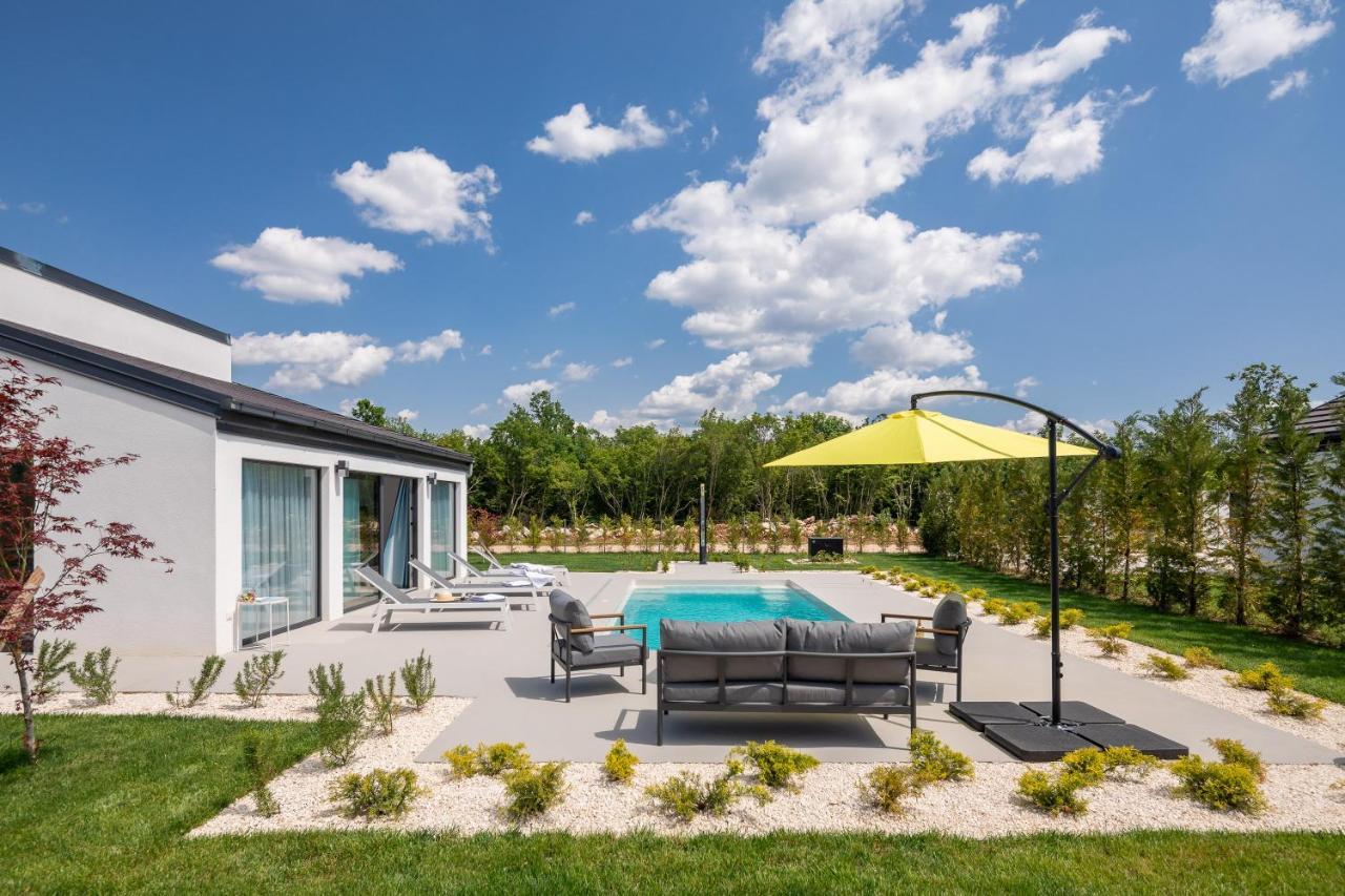 Bandelli Villas Oklaj Luaran gambar