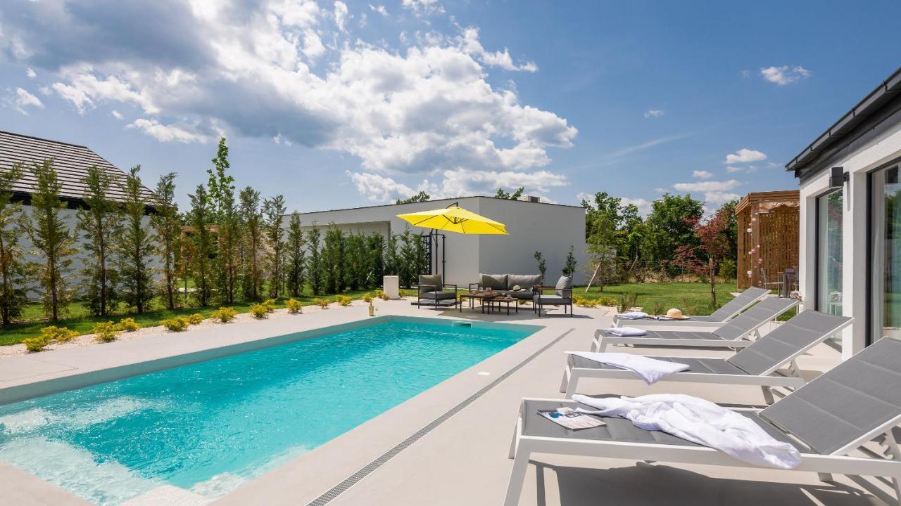 Bandelli Villas Oklaj Luaran gambar