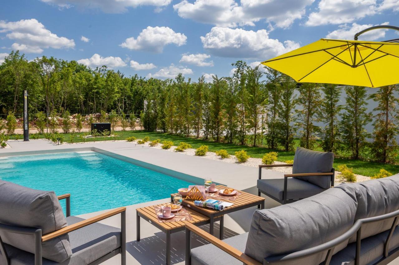 Bandelli Villas Oklaj Luaran gambar
