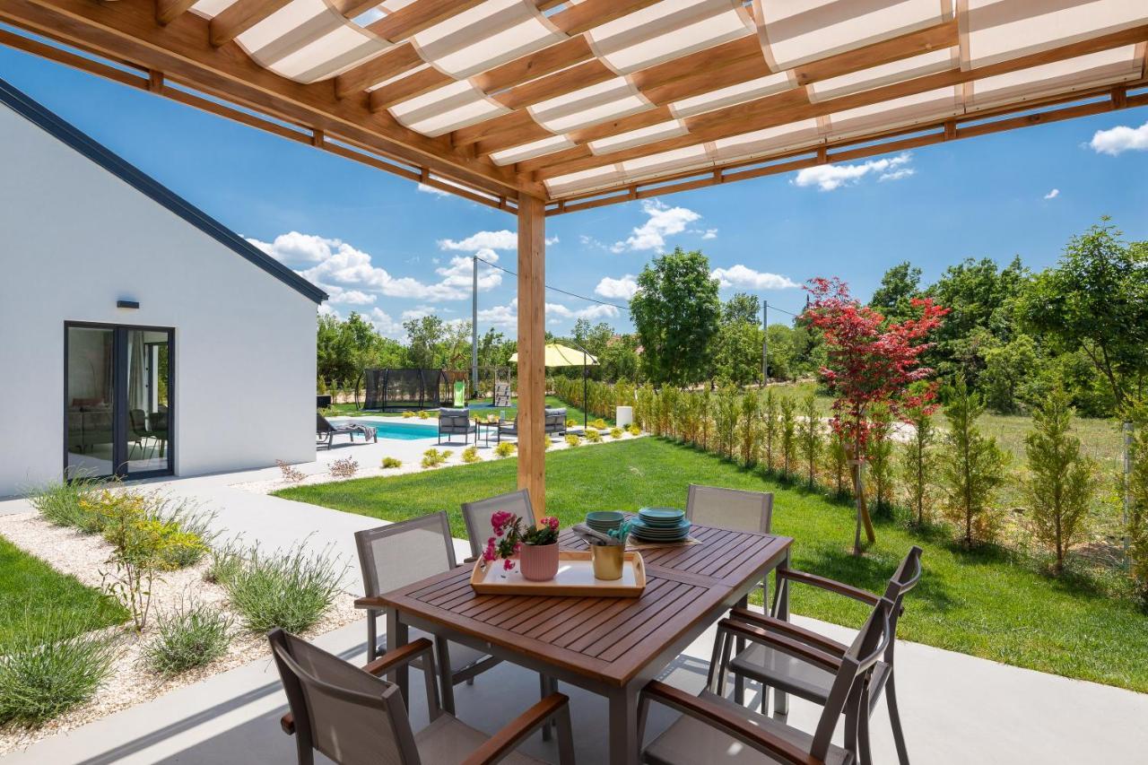 Bandelli Villas Oklaj Luaran gambar