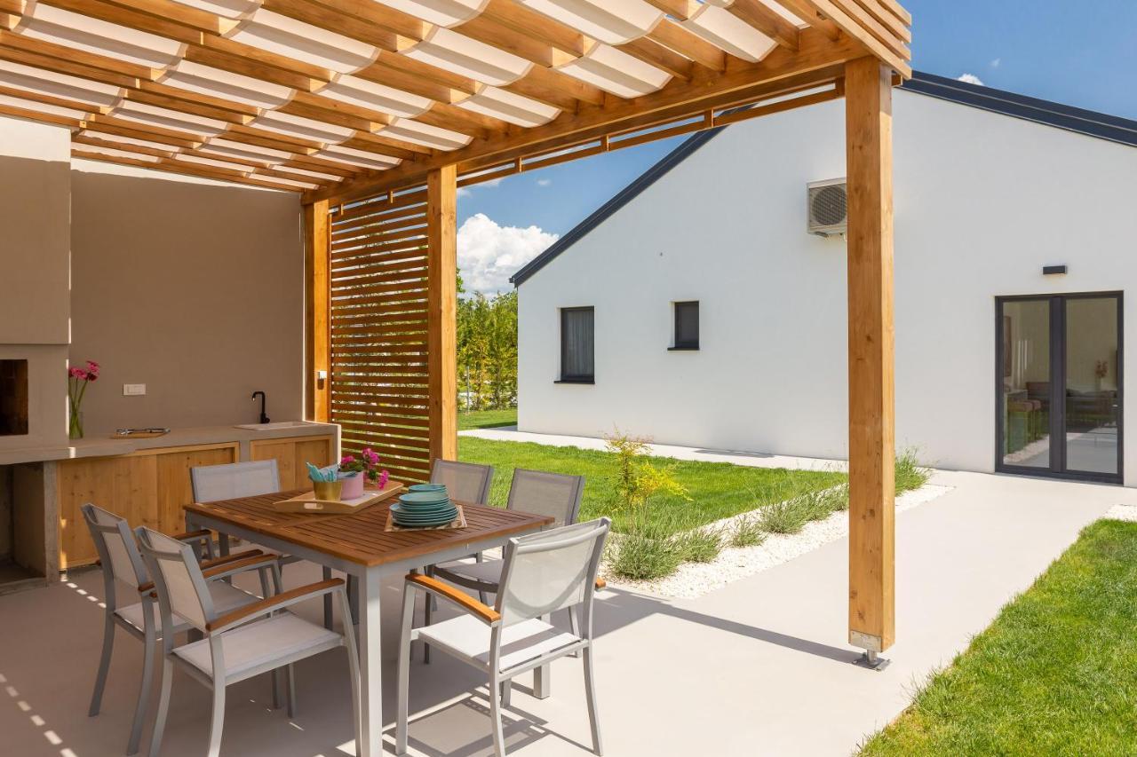 Bandelli Villas Oklaj Luaran gambar