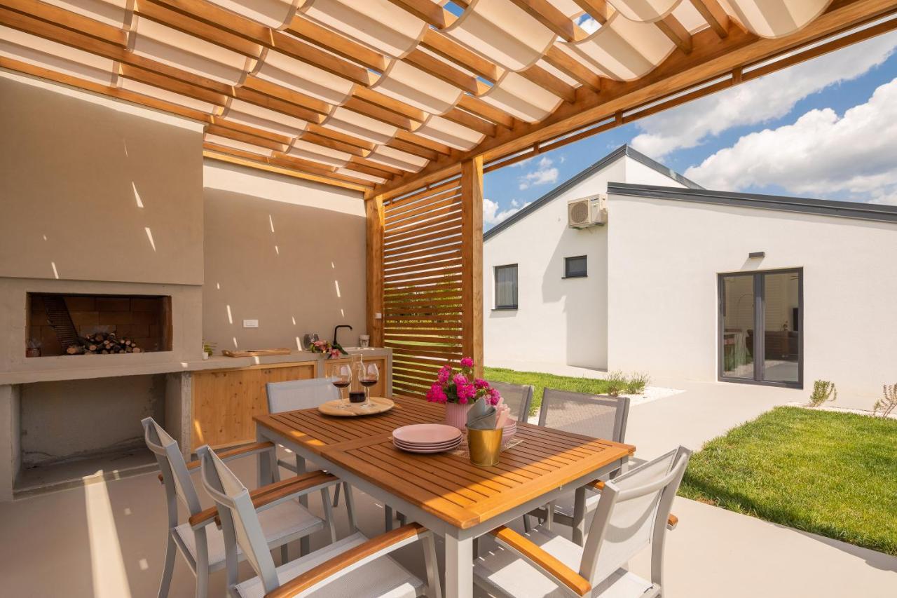 Bandelli Villas Oklaj Luaran gambar