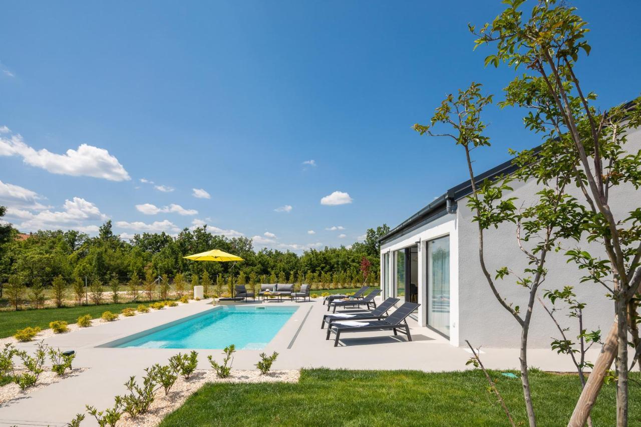 Bandelli Villas Oklaj Luaran gambar