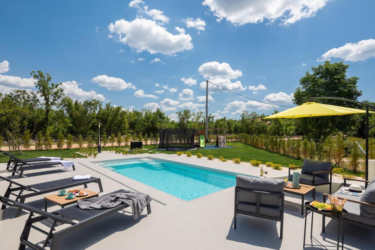 Bandelli Villas Oklaj Luaran gambar