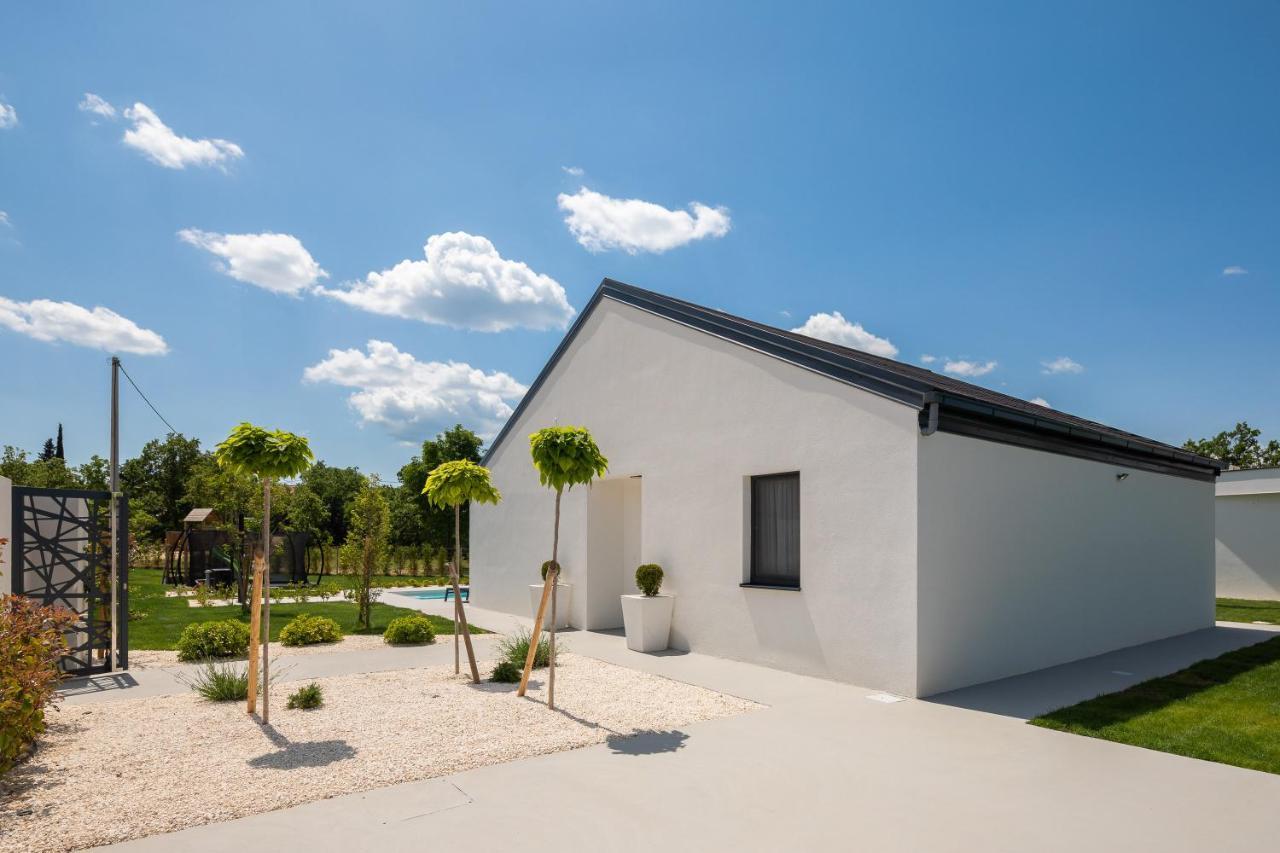 Bandelli Villas Oklaj Luaran gambar