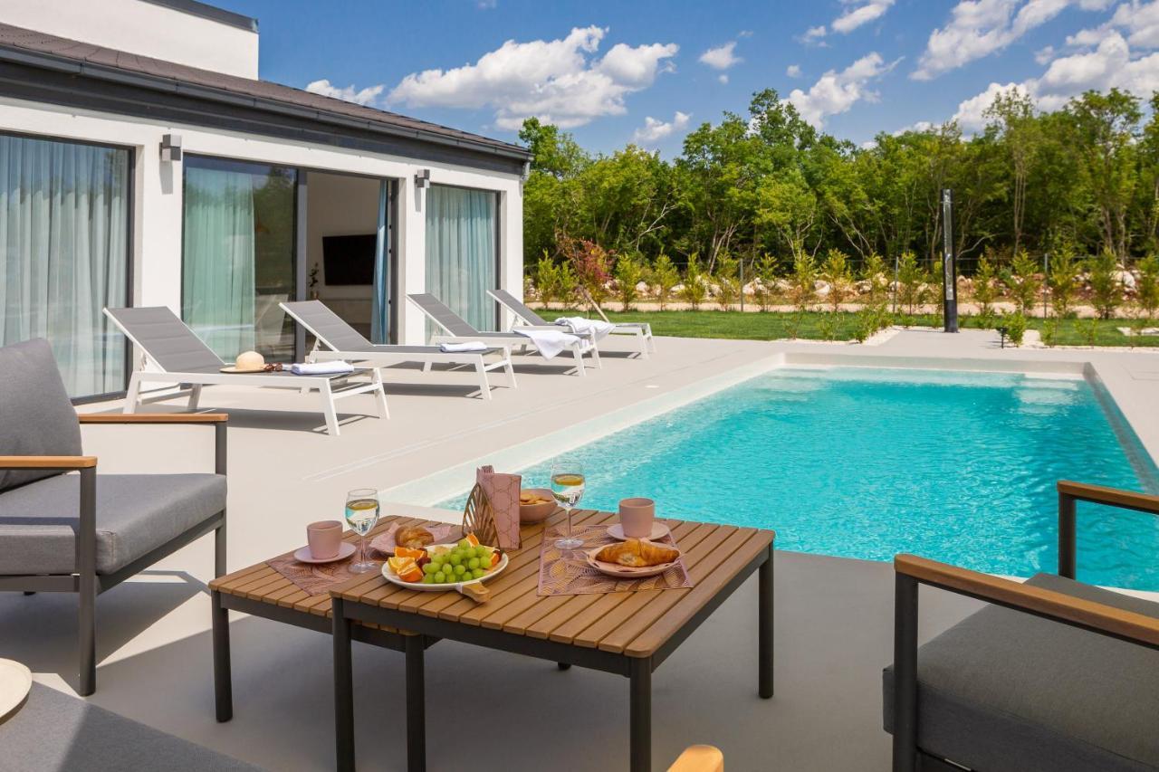 Bandelli Villas Oklaj Luaran gambar