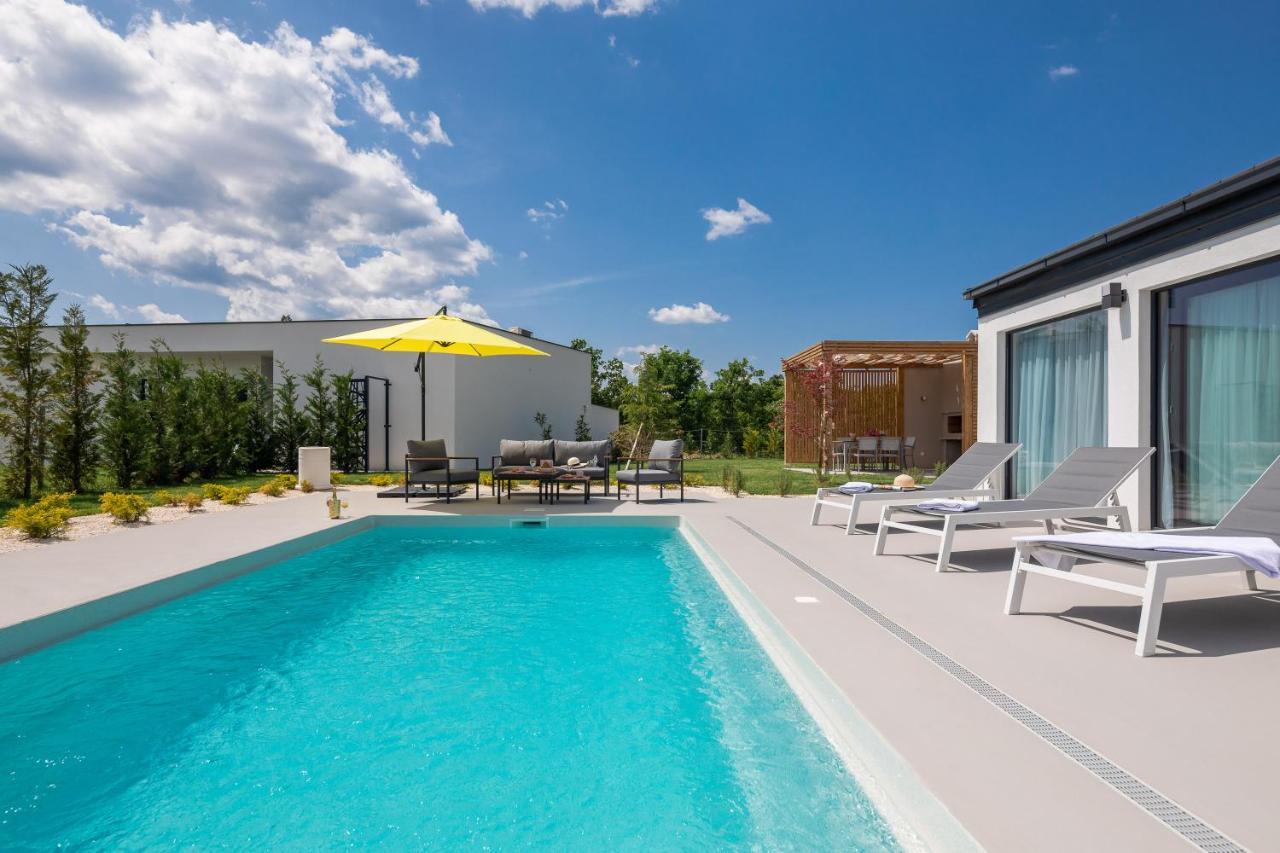 Bandelli Villas Oklaj Luaran gambar
