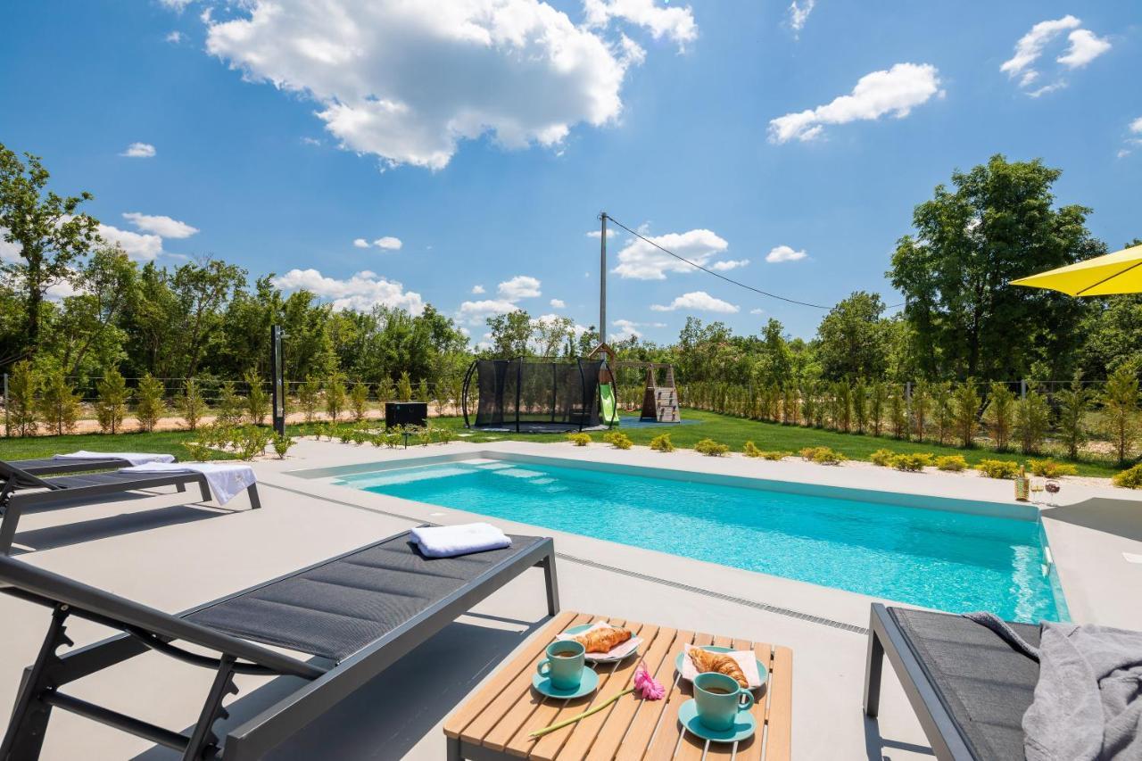 Bandelli Villas Oklaj Luaran gambar